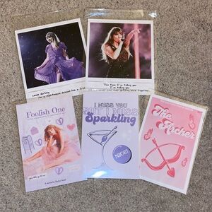 Taylor Swift merchandise bundle - 5 mini posters